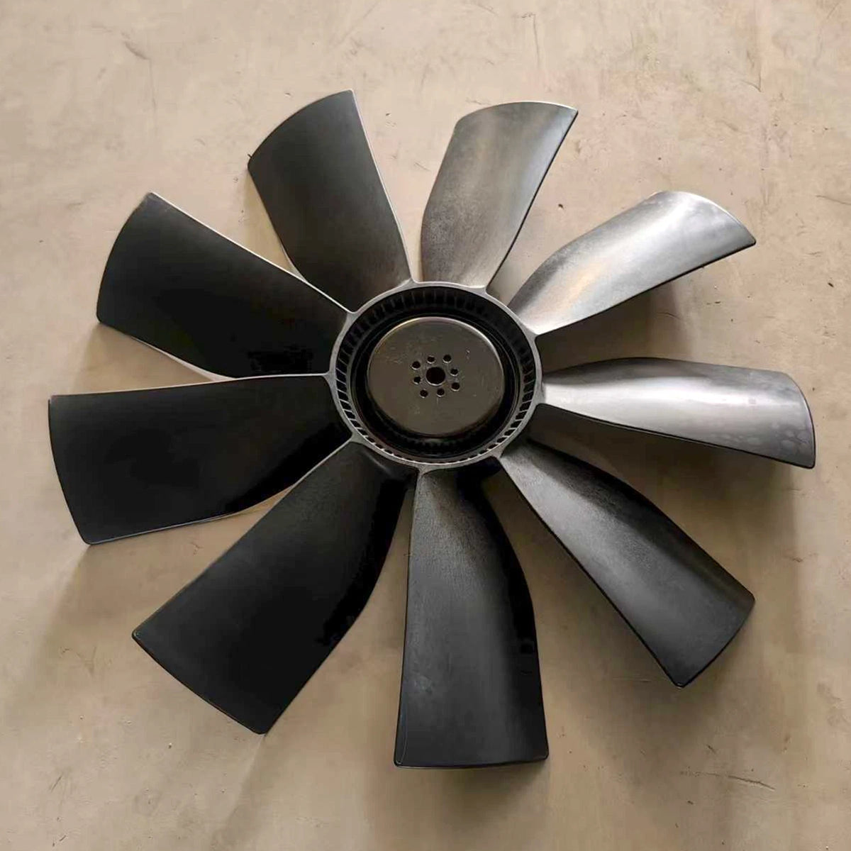 Fan 87313617 for CASE IH Combine 2377 2577 2388 2588 5088 6088 Engine 6TAA-8304